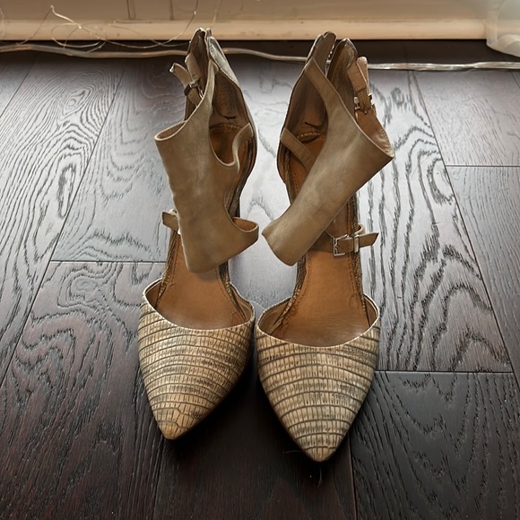 Womens Heels Size 8 Heels - Picture 1 of 4